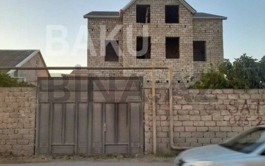 8 Room House / Villa for Sale in Baku