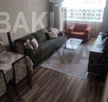 3 Room Old Apartment for Sale in Baku