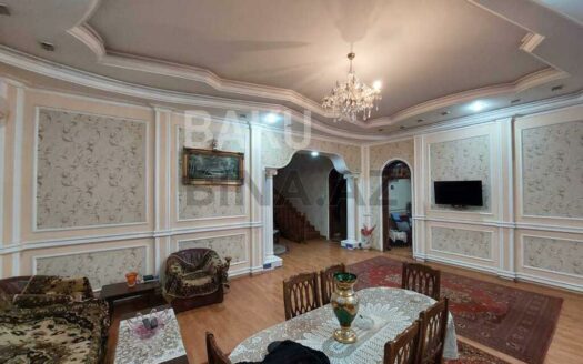 14 Room House / Villa for Sale in Baku