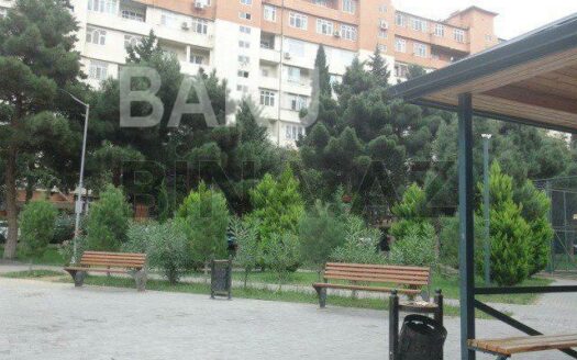 2 Rooms Old Apartment for Sale in Baku