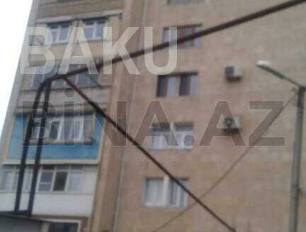 3 Room Old Apartment for Sale in Baku