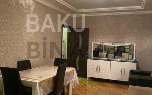 3 Room Old Apartment for Sale in Baku