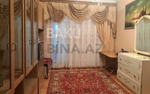 2 Rooms Old Apartment for Sale in Baku