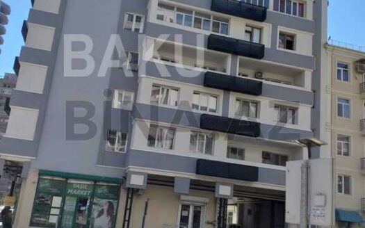 3 Room Old Apartment for Sale in Baku