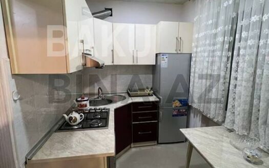 2 Rooms Old Apartment for Sale in Baku