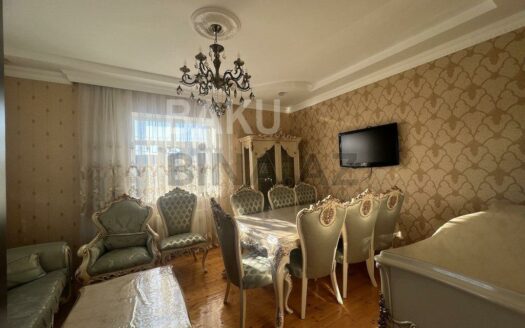 6 Room House / Villa for Sale in Baku