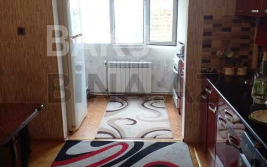 3 Room Old Apartment for Sale in Baku