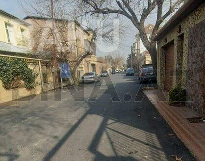 6 Room House / Villa for Sale in Baku