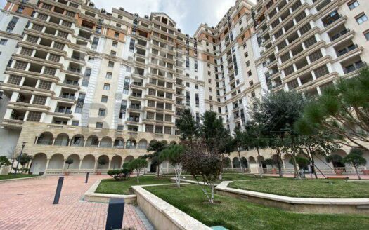 8 Room New Apartment for Sale in Baku