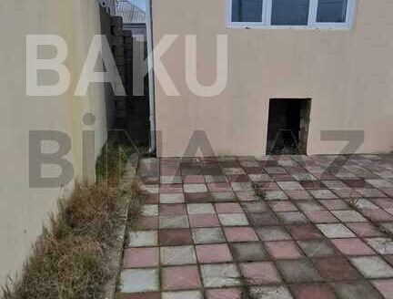 4 Room House / Villa for Sale in Baku