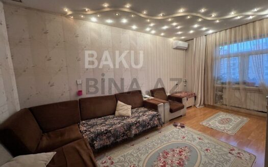 3 Room Old Apartment for Sale in Baku