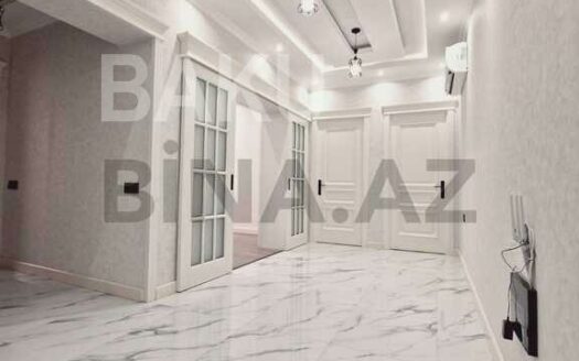 3 Room Old Apartment for Sale in Baku