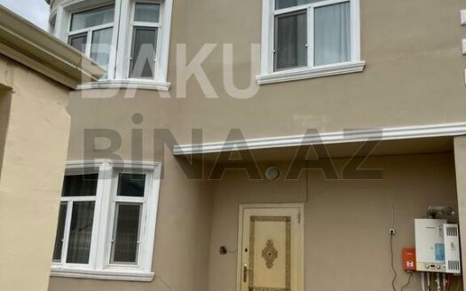 5 Room House / Villa for Sale in Baku