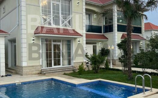 6 Room House / Villa for Sale in Baku