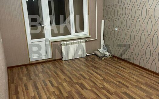 3 Room Old Apartment for Sale in Baku