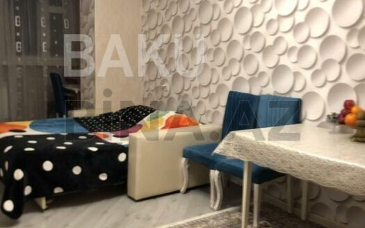 1 Room Old Apartment for Sale in Baku