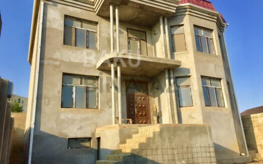 6 Room House / Villa for Sale in Baku