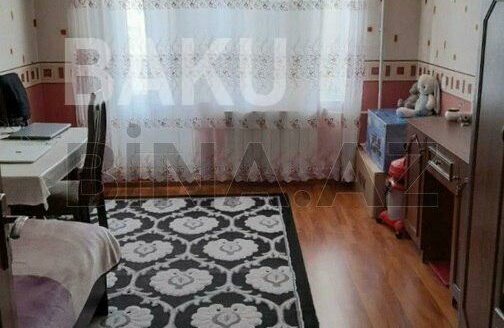 3 Room Old Apartment for Sale in Baku