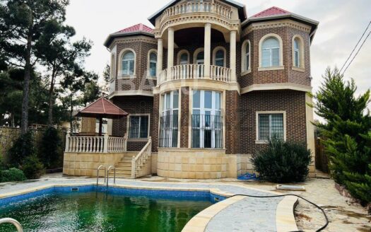 8 Room House / Villa for Sale in Baku