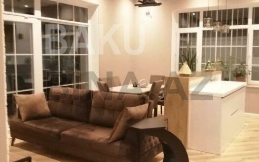 4 Room House / Villa for Sale in Baku