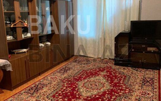 3 Room Old Apartment for Sale in Baku