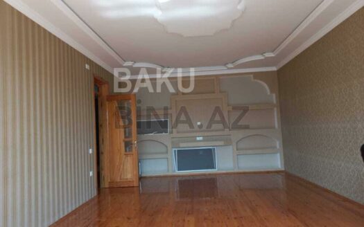 6 Room House / Villa for Sale in Baku