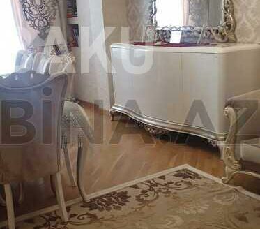 2 Rooms Old Apartment for Sale in Baku