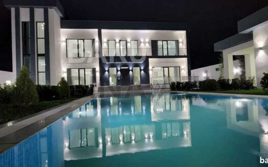 7 Room House / Villa for Sale in Baku