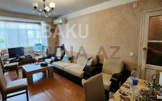 2 Rooms Old Apartment for Sale in Baku