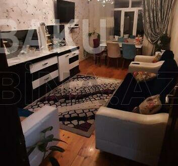 3 Room Old Apartment for Sale in Baku