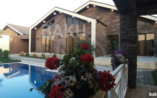 5 Room House / Villa for Sale in Baku