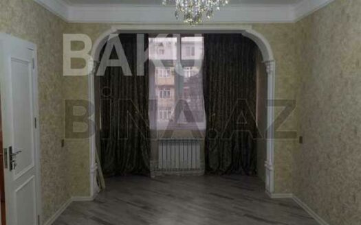 2 Rooms Old Apartment for Sale in Baku