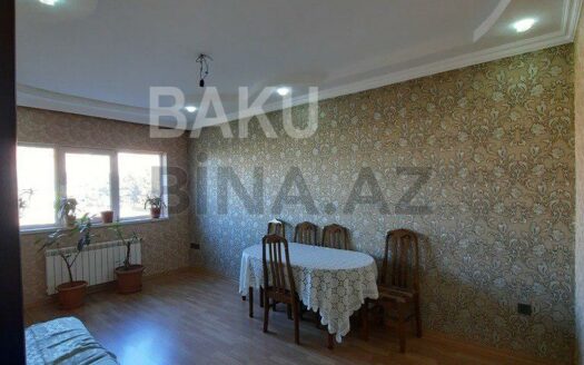 3 Room Old Apartment for Sale in Baku