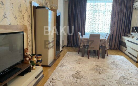 2 Rooms Old Apartment for Sale in Baku