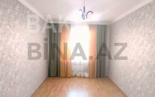 3 Room Old Apartment for Sale in Baku