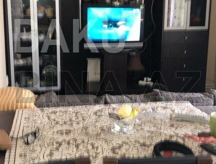 2 Rooms Old Apartment for Sale in Baku