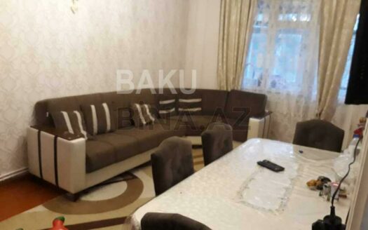 2 Rooms Old Apartment for Sale in Baku