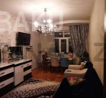 3 Room Old Apartment for Sale in Baku