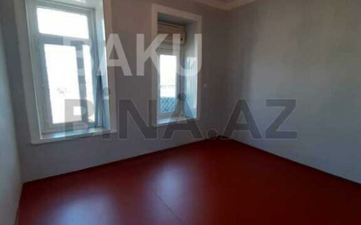 1 Room Old Apartment for Sale in Baku