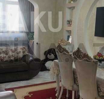 2 Rooms Old Apartment for Sale in Baku