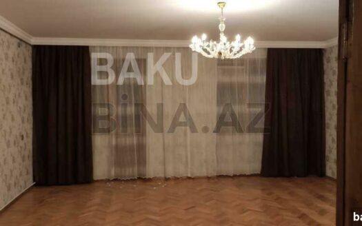 2 Rooms Old Apartment for Sale in Baku