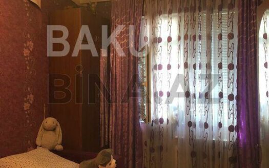 2 Rooms Old Apartment for Sale in Baku