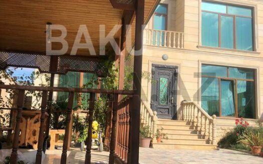 5 Room House / Villa for Sale in Baku