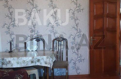 3 Room Old Apartment for Sale in Baku