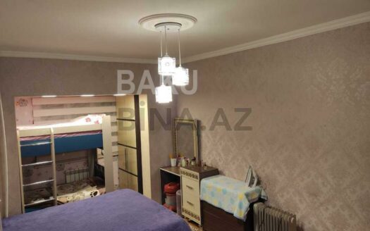 2 Rooms Old Apartment for Sale in Baku