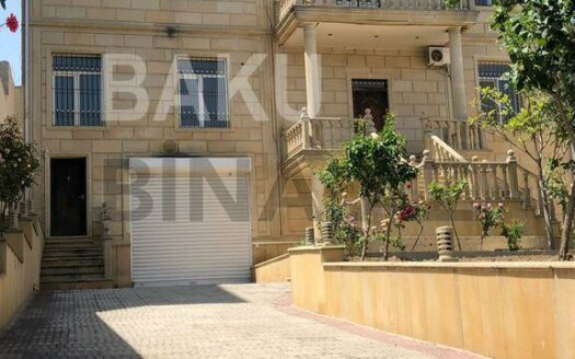 7 Room House / Villa for Sale in Baku