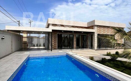 4 Room House / Villa for Sale in Baku