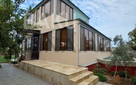 4 Room House / Villa for Sale in Baku