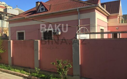 4 Room House / Villa for Sale in Baku