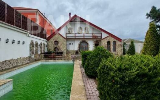 4 Room House / Villa for Sale in Baku